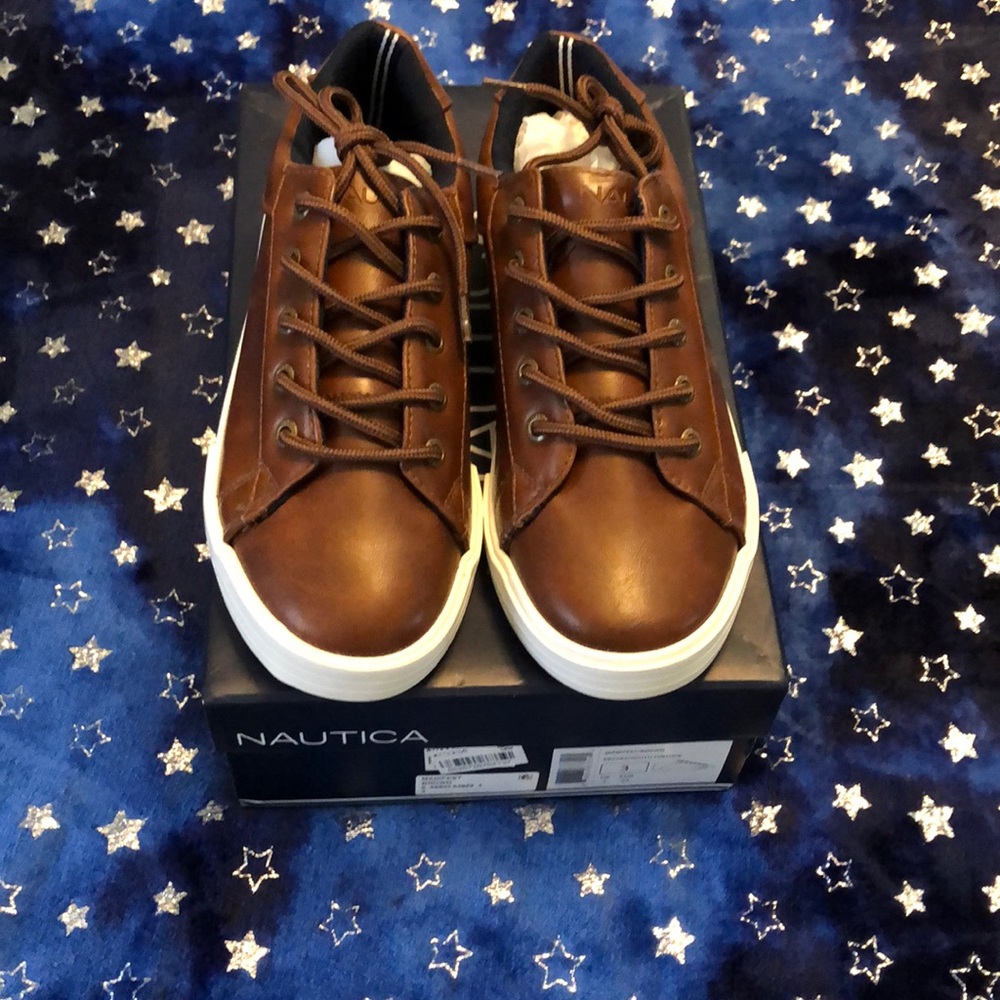 Boys shoes
